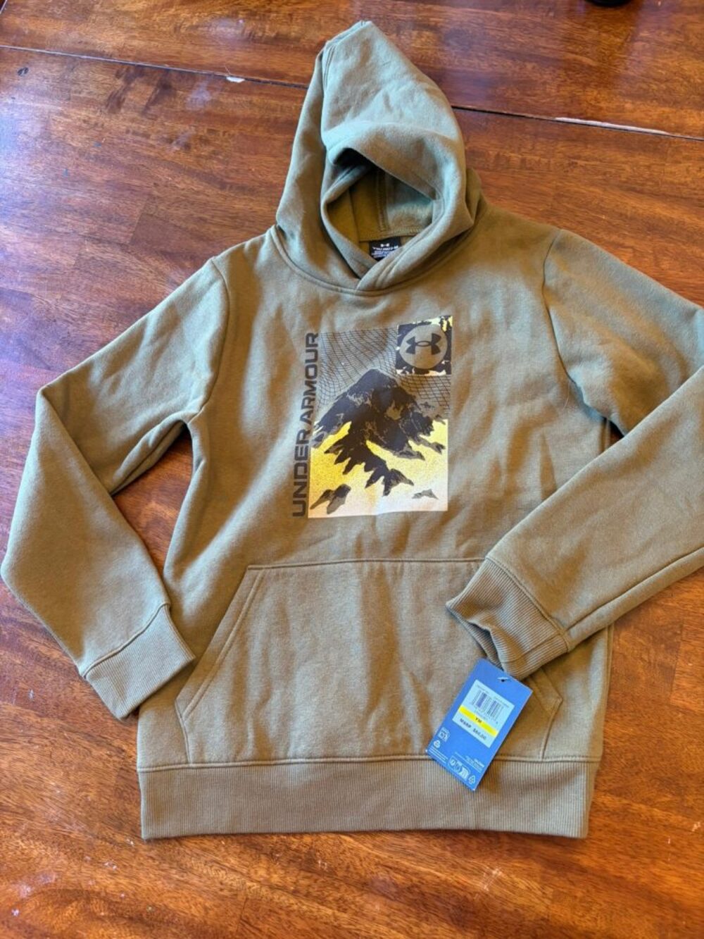 NWT Under Armour Boys Hoodie Youth Medium Canteen Green Mountain Graphic